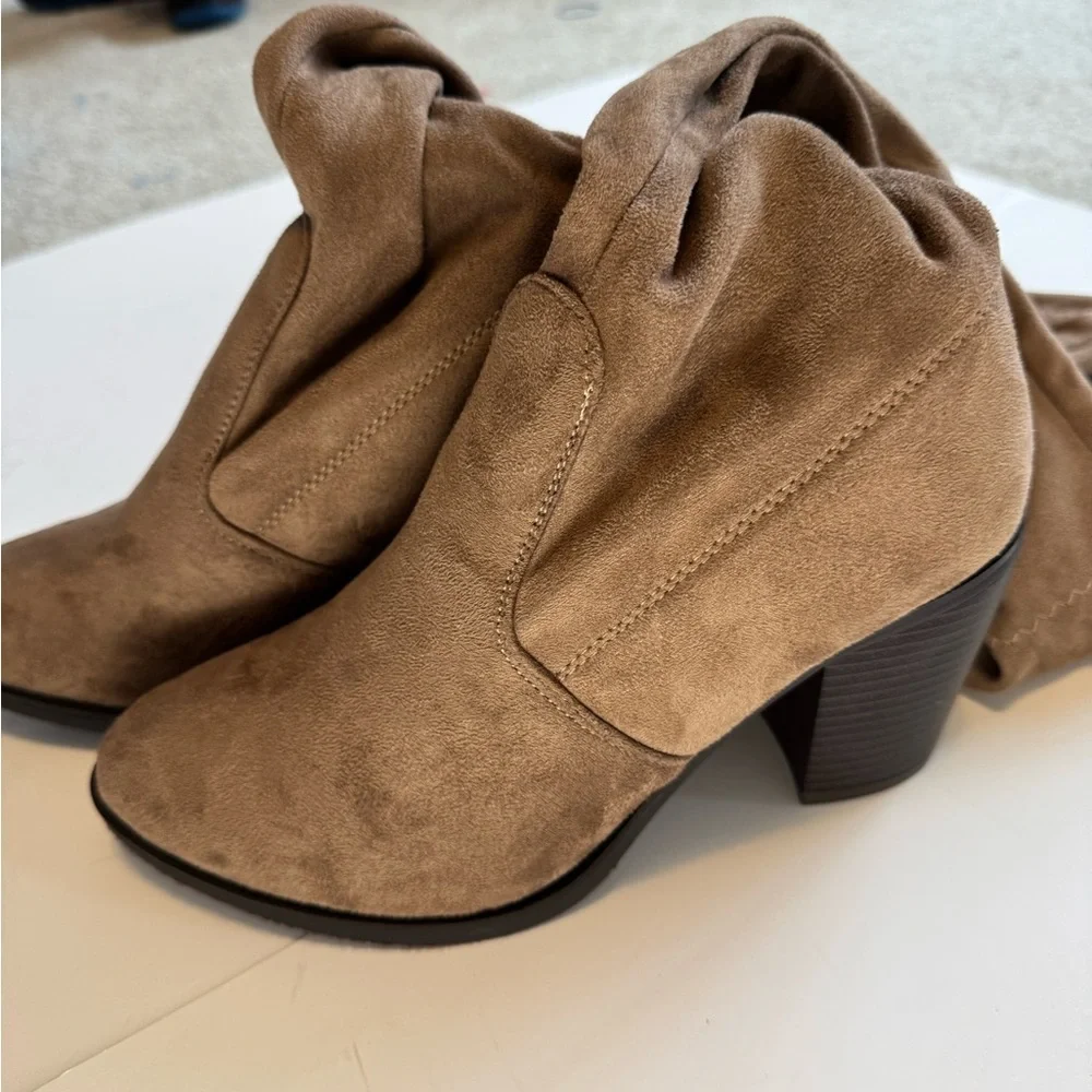 Forever Sock Boots Faux Suede 7.5 Taupe Over-the-Knee Fall Mobwife Chic Neutral
